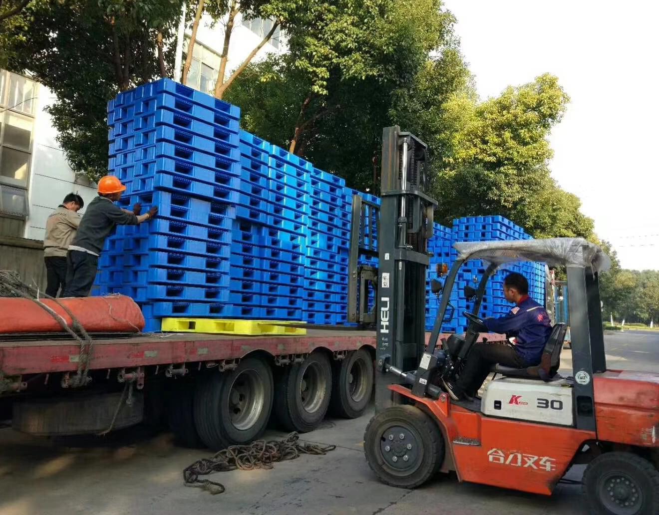 塑料托盤常用材質有哪些？性能方面有何異同？